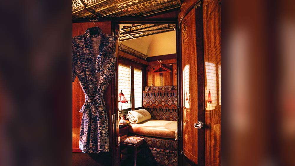  ১৮৮৩ সাল থেকে ২০০৯ সাল পর্যন্ত পরিষেবা দিয়েছে এই ট্রেন। 