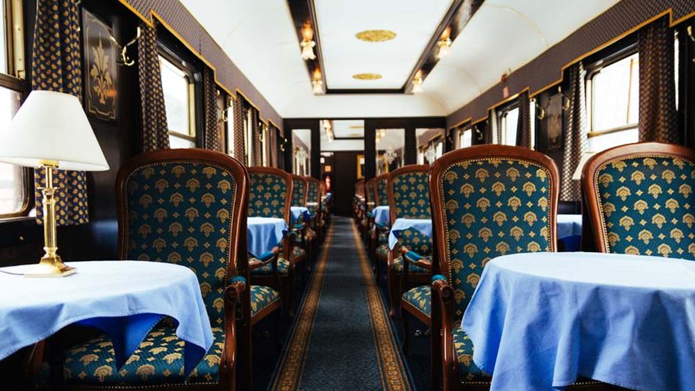 সংস্কার করে নতুন রূপে সুসজ্জিত এই ট্রেনে থাকছে ১২টি স্লিপিং কার। 