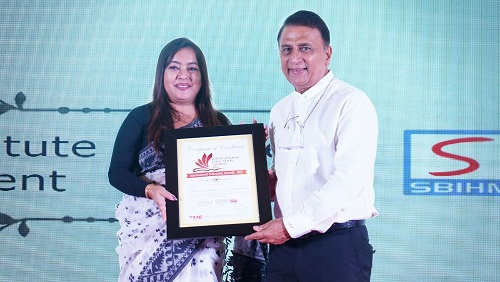 সুভাষ বোস ইনস্টিটিউট অব হোটেল ম্যানেজমেন্টের একটি অনুষ্ঠানে সুনীল গাওস্কর 