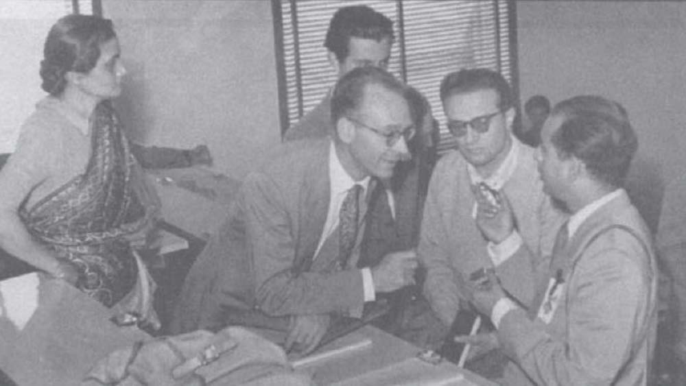 ১৯১৩ সালে কলকাতায় জন্ম বিভার। বাবা ছিলেন প্রখ্যাত চিকিৎসক বঙ্কুবিহারী চৌধুরী। তাঁর মাসি নির্মলা দেবী নামী চিকিৎসক স্যার নীলরতন সরকারকে বিয়ে করেছিলেন। জগদীশচন্দ্র বসুর দূর সম্পর্কের আত্মীয় ছিলেন বিভা।