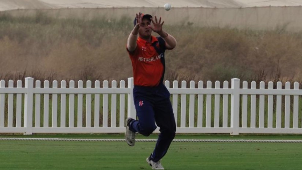 বয়সভিত্তিক দলে খেলার সময় দেবরূপ