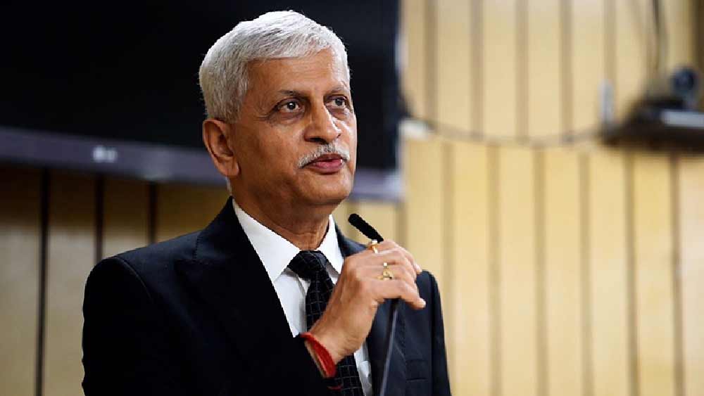 প্রধান বিচারপতি হিসাবে ললিতই হবেন দ্বিতীয় ব্যক্তি, যিনি সুপ্রিম কোর্টের আইনজীবী থেকে সরাসরি সর্বোচ্চ ন্যায়ালয়ের বিচারপতি এবং পরে প্রধান বিচারপতি হিসাবে নিযুক্ত হলেন।