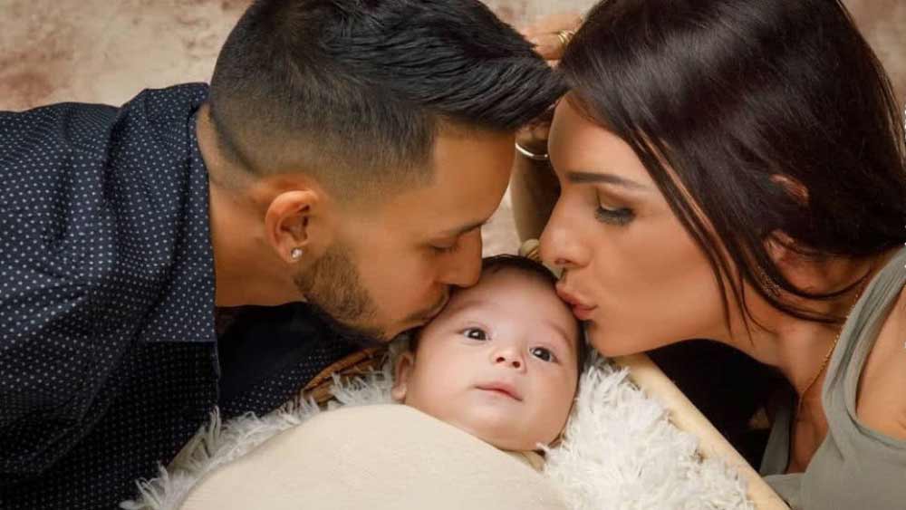 ২০২০ সালের ফেব্রুয়ারিতে ইনস্টাগ্রামে ২ লক্ষের বেশি অনুরাগীদের সুখবরটা দিয়েছিলেন ডানা। তার পর থেকে তাঁদের ছবি ছেয়ে গিয়েয়েছিল নেটমাধ্যমে। ডানা আরও লিখেছেন, ‘স্বপ্নেরা সত্যি হল।’ স্বপ্ন সত্যিই হয়েছিল তাঁদের। একটি ফুটফুটে সন্তানের জন্ম দিয়েছেন ডানা এবং এস্তেবান।