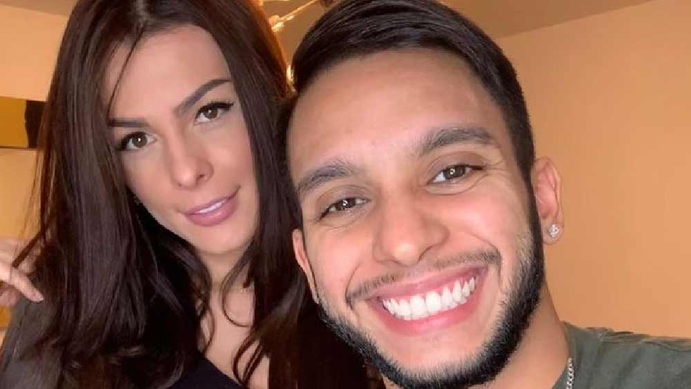 ডানা-এস্তেবানের স্বপ্নের উড়ানে অনুরাগীদের হাজারো মন্তব্য ভেসে উঠেছে নেটমাধ্যমে। কেউ লিখেছেন, ‘ঈশ্বর সত্যিই মহান। যুগলকে আশীর্বাদ করুন!’ অন্য এক জনের মন্তব্য, ‘কী অপরূপ প্রেম! খুদের জন্যে আরও ভালবাসা অপেক্ষা করছে।’