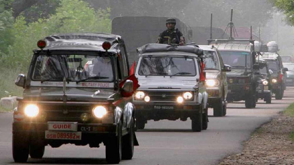 ১২ বছর ধরে ভারতীয় সেনার সিগন্যাল কোরের গাড়িচালক হিসাবে কাজ করতেন ওমপ্রকাশ। চার বছর ধরে কাজে না যাওয়ায় ১৯৮৮ সালে বরখাস্ত করে দেওয়া হয় ওমপ্রকাশকে। 