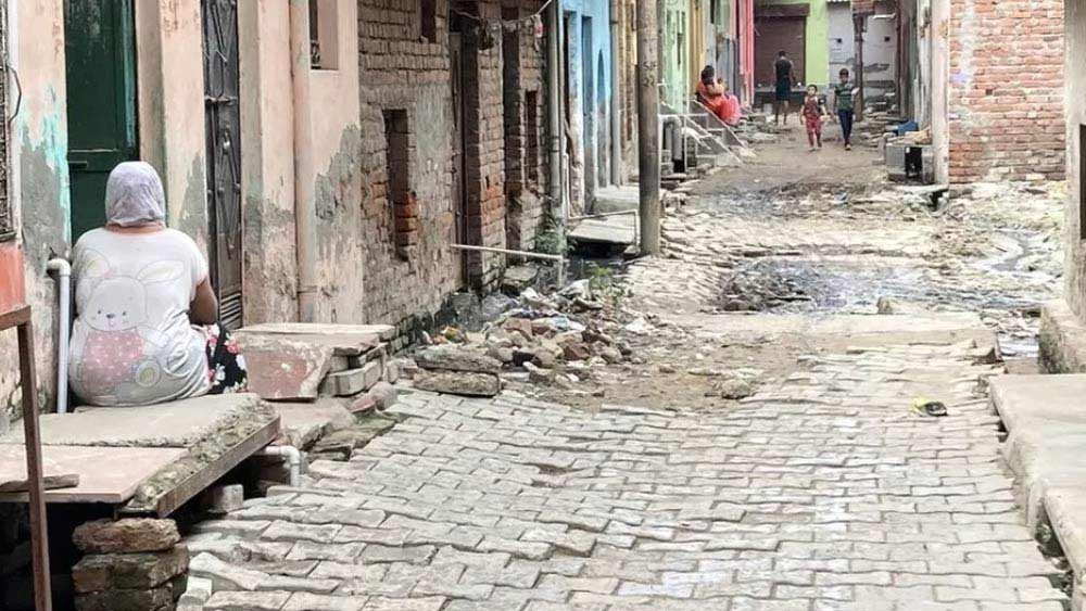 গাজিয়াবাদে নিজেকে বজরঙ্গবলী, বজরঙ্গী হিসেবে পরিচয় দেন ওমপ্রকাশ। এর পর ১৯৯৭ সালে স্থানীয় মহিলা রাজকুমারীকে বিয়ে করেন তিনি। 