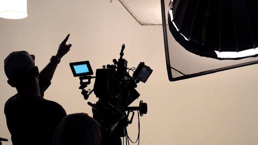 পুলিশ জানিয়েছে, ১৫ বছর ধরে ২৮টি আঞ্চলিক ছবিতে কাজ করেছেন ৫-৬ হাজার টাকার বিনিময়ে। তাঁর অভিনীত উল্লেখযোগ্য ছবিগুলি হল— ‘টকরাও’, ‘দাবাং ছোঁড়া ইউপি কা’, ‘ঝটকা’, ‘মা বাপ কি ভুল’, ‘পাঁচ কুয়াঁরিয়া’। সম্প্রতি একটি ছবির শ্যুটিংও করছিলেন ওমপ্রকাশ।