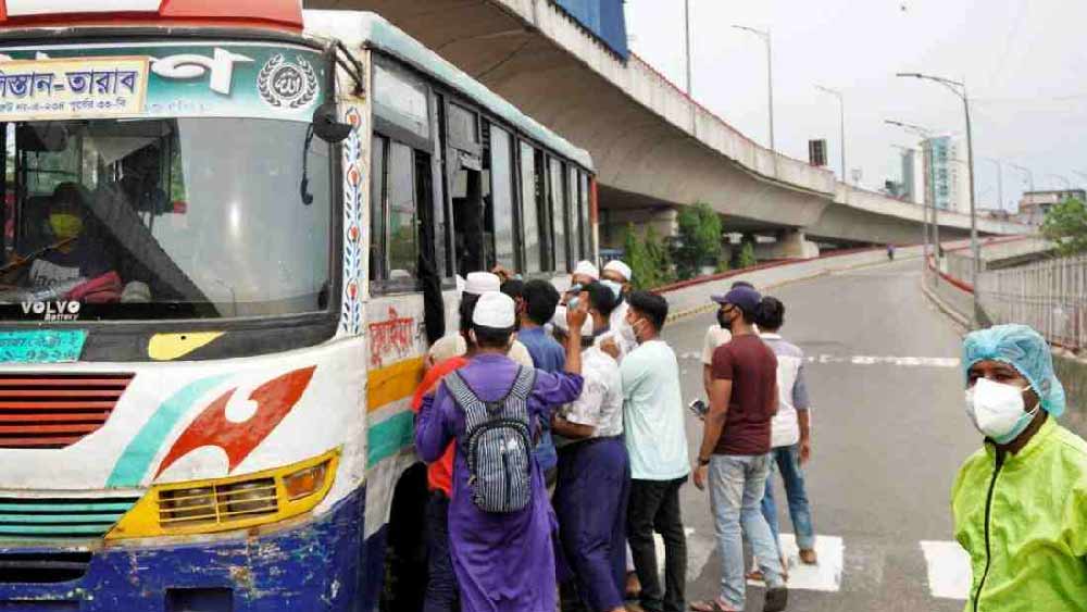 চট্টগ্রামের একটি বাসমালিক সংগঠনের মহাসচিব গোলাম রসুল বাবুল ‘প্রথম আলোকে’ জানিয়েছেন, এখনই ধর্মঘটের পরিকল্পনা তাদের নেই। 