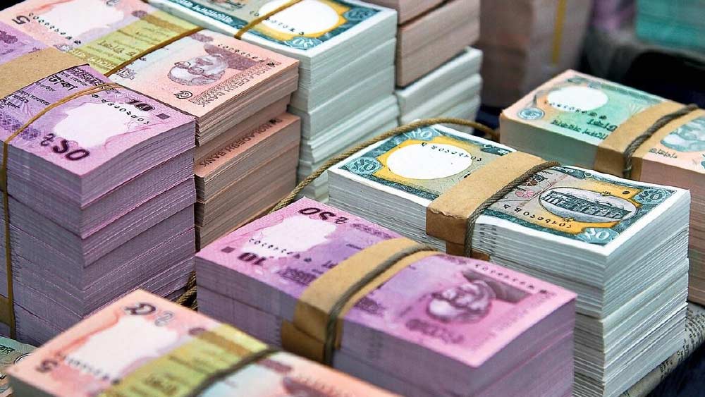 ঘটনাচক্রে, গত পাঁচ বছরে বাংলাদেশের বিদেশি ঋণ বেড়েছে দ্বিগুণের বেশি। ২০১৬-১৭ অর্থবর্ষে ঢাকার বিদেশি ঋণ ছিল ৪,৫৮১ কোটি ডলার (প্রায় ৩ লক্ষ ৬৪ হাজার ৮৬৫ কোটি ভারতীয় টাকা)। 