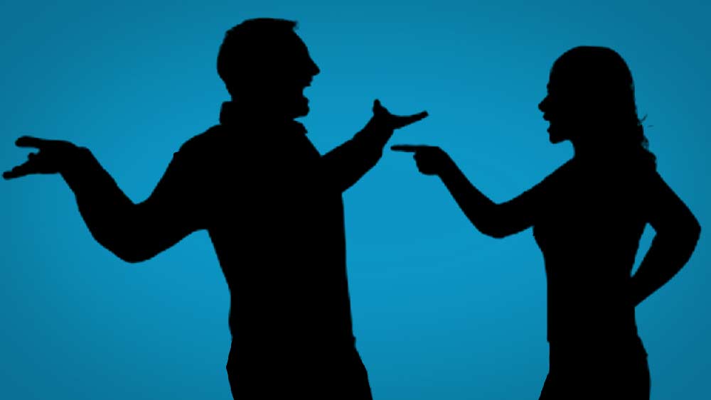 জুন মাসের ৩ তারিখ নাগাদ রাগের বশেই একটি স্টিলের টর্চ দিয়ে আঘাত করে ঊষশীকে প্রাণে মেরে ফেলে সোমনাথ। তার পর প্রমাণ লোপাট করতে মৃতদেহ টুকরো করে টিফিন বাক্সের ভিতরে ভরতে থাকে।