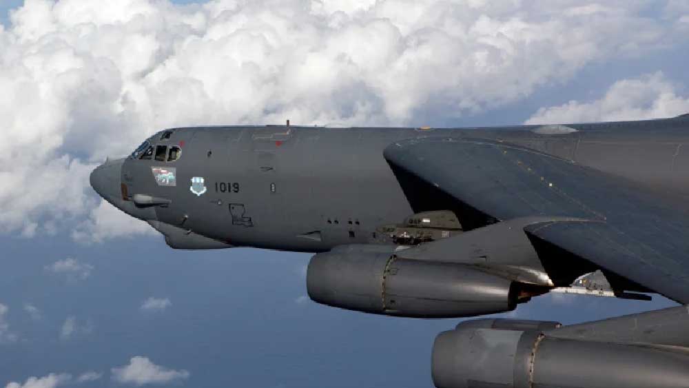 পালোমারেস দুর্ঘটনার মতো, ১৯৬৮ সালের ২১ জানুয়ারিতেও একটি বি-৫২ যুদ্ধবিমানের দুর্ঘটনা ঘটে। এই বিমানেও চারটি বি-২৮ পরমাণু বোমা ছিল। এই বিমান যখন দুর্ঘটনার কবলে পড়ে তখন সেটি গ্রিনল্যান্ডের উপর দিয়ে উ়়ড়ছিল। এর ফলে কমপক্ষে তিনটি বোমা নষ্ট হয়ে যায়। আশ্চর্যজনক ভাবে গায়েব হয়ে যায় চতুর্থ বোমাটি। অনেক চেষ্টা করেও এই হারিয়ে যাওয়া বোমাটি খুঁজে পাওয়া যায়নি।