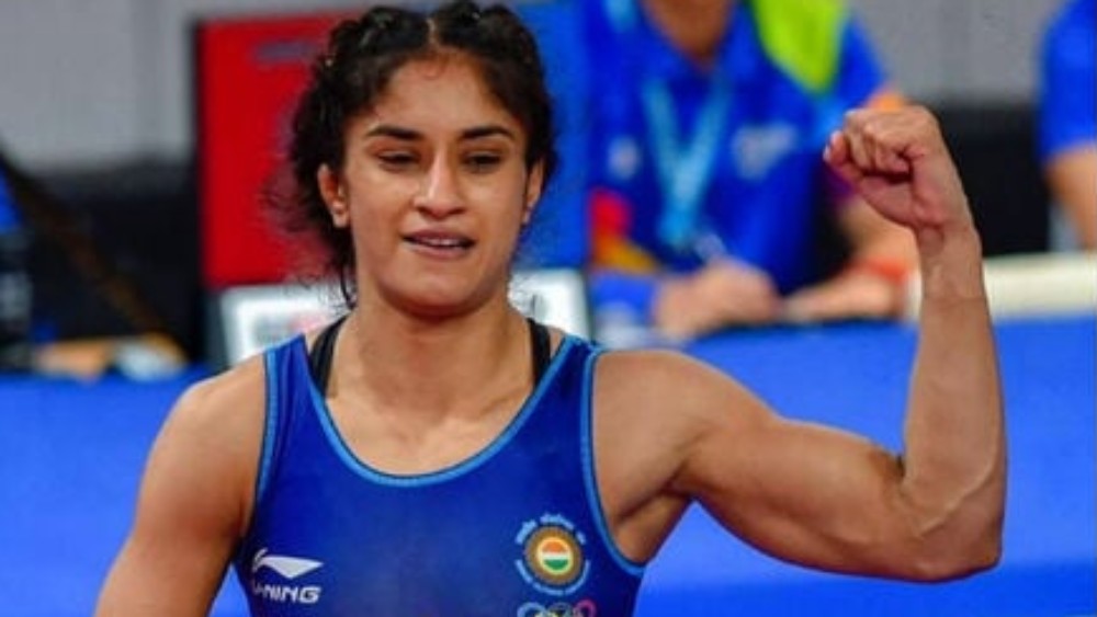 দেশকে সোনা দিলে বিনেশও।