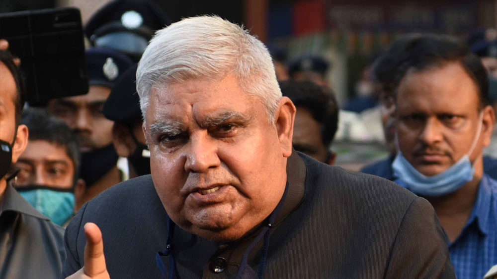  এর পর রাজস্থান বিশ্ববিদ্যালয় থেকে আইন নিয়ে পড়াশোনা করেন। 