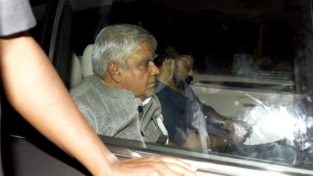 ২০১৯ সালে পশ্চিমবঙ্গের রাজ্যপাল পদে বসার পর থেকেই খবরের শিরোনামে উঠে আসেন ধনখড়। মমতা সরকারের সঙ্গে নানা বিষয়ে তাঁর সঙ্ঘাত ঘিরে প্রায়শই সরগরম থাকত রাজনীতির ময়দান। ‘বিজেপির এজেন্ট’ হয়ে রাজ্যপাল কাজ করছেন বলে সরব হতে দেখা গিয়েছে বাংলার শাসকদলকে। 