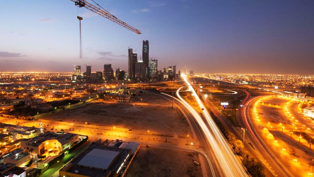 এ ছাড়া গগনচুম্বী তৈরি করার ফলে পরিযায়ী পাখিরা কোনও অসুবিধার সম্মুখীন হবে কি না, তা নিয়েও নিশ্চিত নন পরিকল্পকেরা। কারণ, যে ধরনের কাচ দিয়ে এটি বানানো হয়েছে, তা পাখিদের ওড়ার সময় দিগ্‌ভ্রষ্ট করতে পারে।