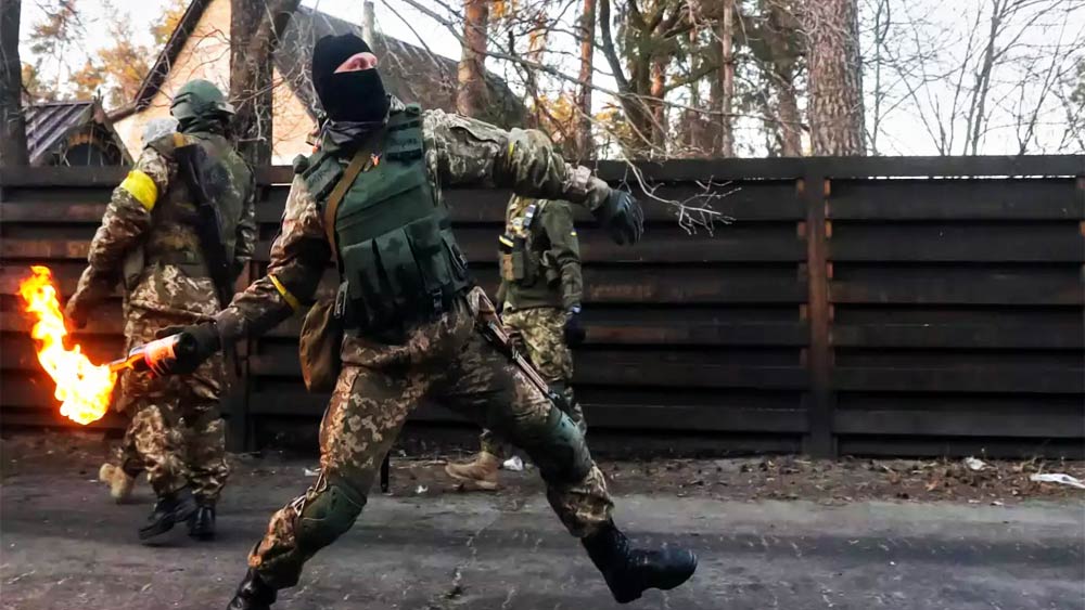 পাঁচ মাসেরও বেশি সময় ধরে চলা রাশিয়া-ইউক্রেন যুদ্ধের জেরে ইউক্রেন থেকে শস্য রফতানি বন্ধ। তবে সম্প্রতি সে ছবিতে বদল ঘটল। যুদ্ধের মাঝেই ইউক্রেনীয় বন্দর ওডেসা থেকে পাড়ি দিল ২৬,৫২৭ টন ভুট্টাবোঝাই জাহাজ ‘এমভি রাজোনি’।