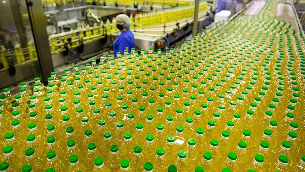 ইউক্রেন ছাড়াও রাশিয়া এবং আর্জেন্টিনা থেকেও সূর্যমুখী তেল আমদানি করেছে ভারত। তবে ইউক্রেনের তুলনায় তা অতি নগণ্য। ২০২১-’২২ অর্থবর্ষে তা ছিল যথাক্রমে ৩৪৫৪.৫৭ টন এবং ১৮৭৯.৬৯২৫ টন।