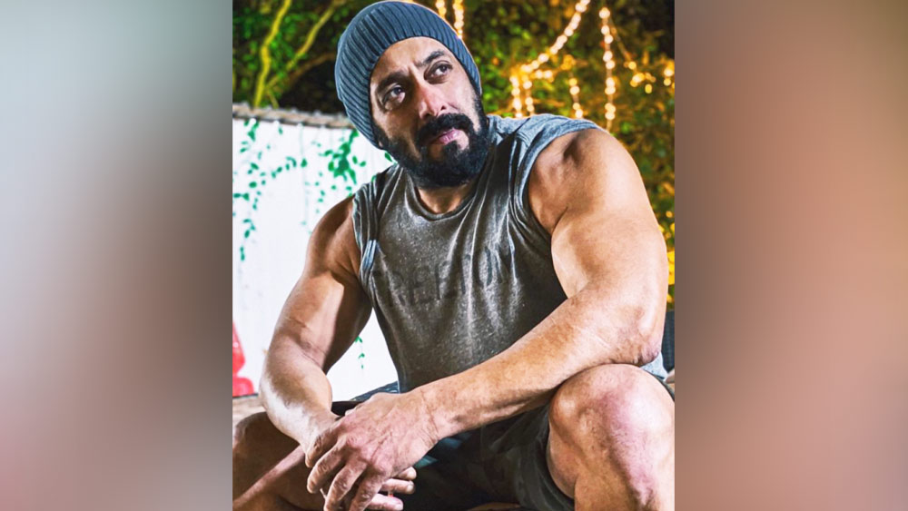 ত্রিশ বছর ধরে সেলিম-পুত্র সলমন বলিউডে রাজত্ব করছেন। ১৯৬৫ সালের ডিসেম্বরে জন্ম নেন বলিউডের ‘ভাইজান’।