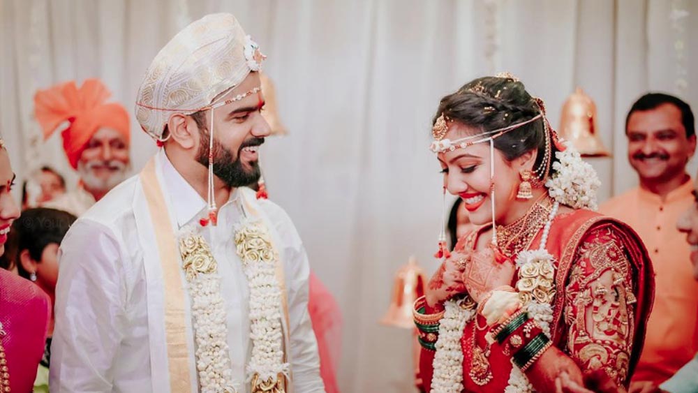 পুরো নাম সৃষ্টি জয়ন্ত দেশমুখ। ভোপালের বাসিন্দা। ২০২১-এর অগস্টে কর্নাটকের নাগার্জুনের সঙ্গে এনগেজমেন্ট হয় সৃষ্টির। ২০২২-এর এপ্রিলে বিয়ে হয় এই আইএএস জুটির।