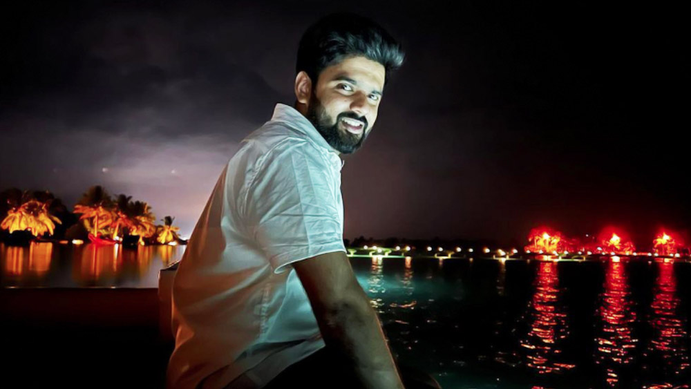 কর্নাটকের ছোট গ্রামে জন্ম নাগার্জুনের। শৈশব থেকেই মেধাবী ছাত্র। ২০১৬ সালে এমবিবিএস পাশ করেন তিনি। কর্নাটকের বাসিন্দা হলেও কর্মসূত্রে মধ্যপ্রদেশে থাকেন।