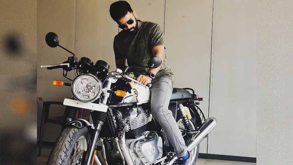 অবসর সময়ে সাইকেল চালাতে ভালবাসেন নাগার্জুন। তিনি সর্দার বল্লভভাই পটেলের অনুরাগী।