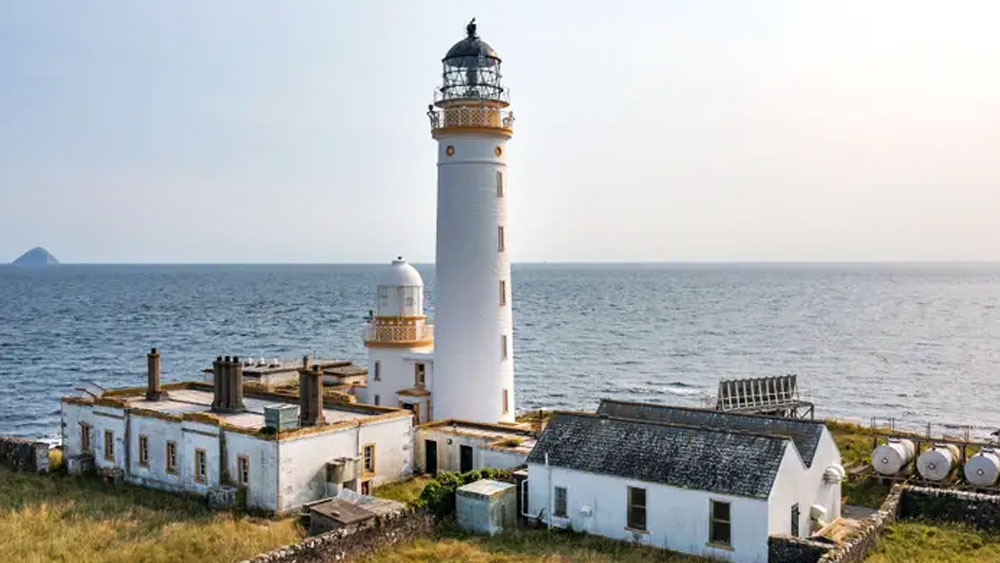 শুধু বিদেশে নয়, কলকাতার বিলাসবহুল ফ্ল্যাটের যা দাম, আনুমানিক সেই দামেই বিক্রি হতে চলেছে একটি আস্ত দ্বীপ।