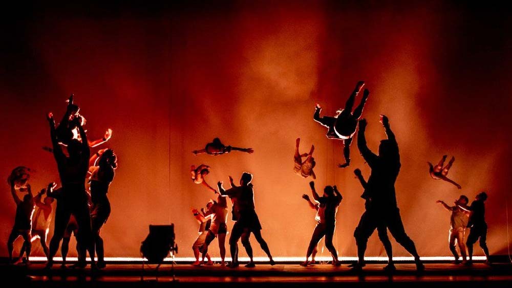 অলিম্পিক্স অথবা বিশ্বকাপ পৃথিবীর বহু মানুষকে আন্দোলিত করে। টিকিট বিক্রির ক্ষেত্রে এই দু’টিই সবার চেয়ে এগিয়ে। 