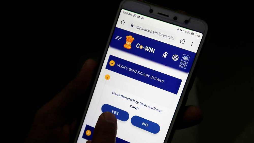 আরোগ্য অ্যাপের সঙ্গে কোউইন পোর্টালের সংযুক্তিকরণ করা হয়েছিল। তাই টিকার শংসাপত্র ডাউনলোডের জন্য অনেকেই এই অ্যাপ ব্যবহার করেছেন। প্রশ্ন উঠছে, এই অ্যাপের মাধ্যমে যত তথ্য ইতিমধ্যেই দেওয়া হয়েছে, তা সুরক্ষিত থাকবে কি?
