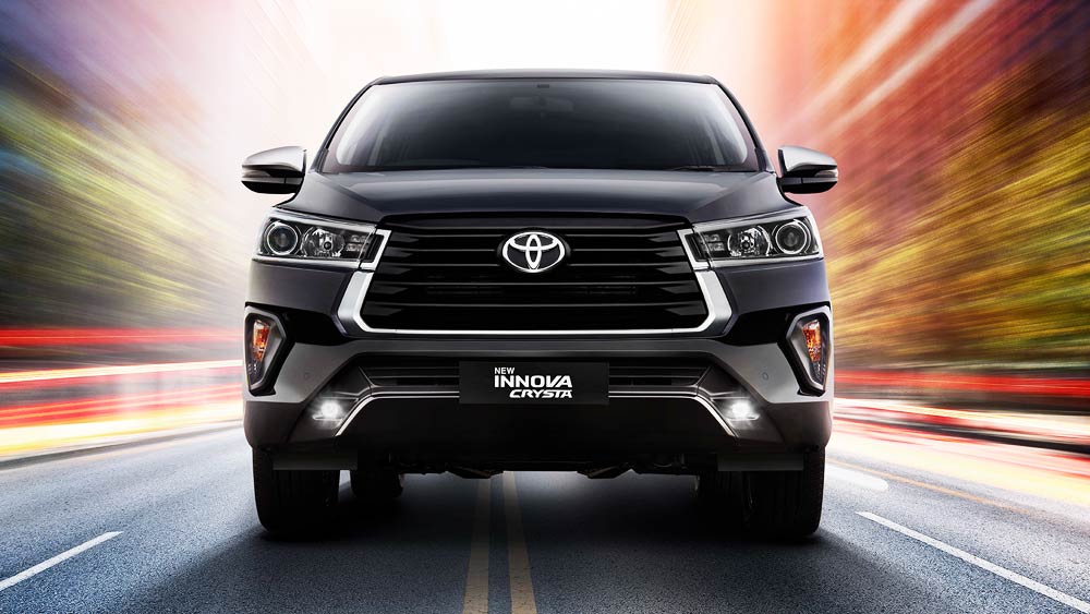 এ ছাড়াও টয়োটা ইনোভা, প্রিমিয়ার পদ্মিনী এবং হিন্দুস্তান মোটরসের একটি অ্যাম্বাসাডরও কিনেছেন তিনি। রোলস রয়েস মডেলের দু’টি গাড়িও রয়েছে তাঁর সংগ্রহে। ১৬.৫ কোটি টাকা মূল্যের রোলস রয়েস ফ্যান্টম এবং ছয় কোটি টাকা মূল্যের একটি রোসল রয়েস ঘোস্ট রয়েছে।