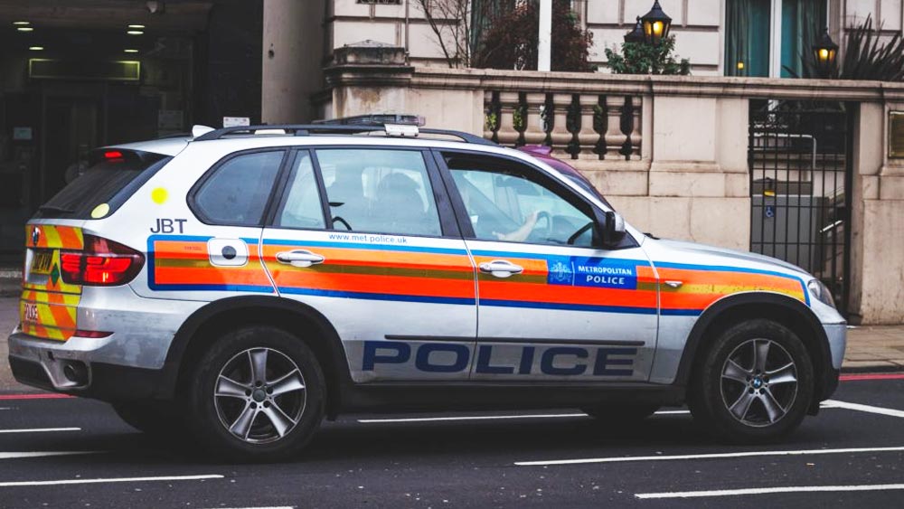 জেমসের বন্ধুর বাবা রায়ান বল জানিয়েছেন, জলাশয় থেকে ওই ম্যাগাজিনটি পাওয়ার পর সঙ্গে সঙ্গে পুলিশে খবর দেন তাঁরা।