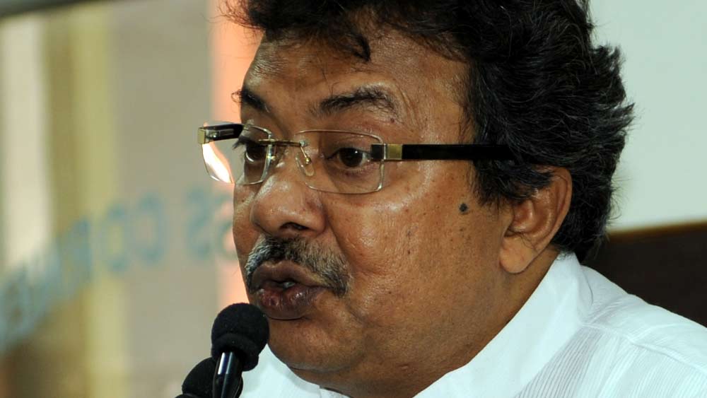 ২০১৬ সালে হাওড়া মধ্য আসনের প্রার্থী হয়ে অরূপ জানান, তাঁর মোট সম্পত্তি ২ কোটি ৭৩ লাখ ৩ হাজার ৪৮২ টাকা। দেনা ২৩ লাখ ৬১ হাজার ৪৬৯ টাকা।