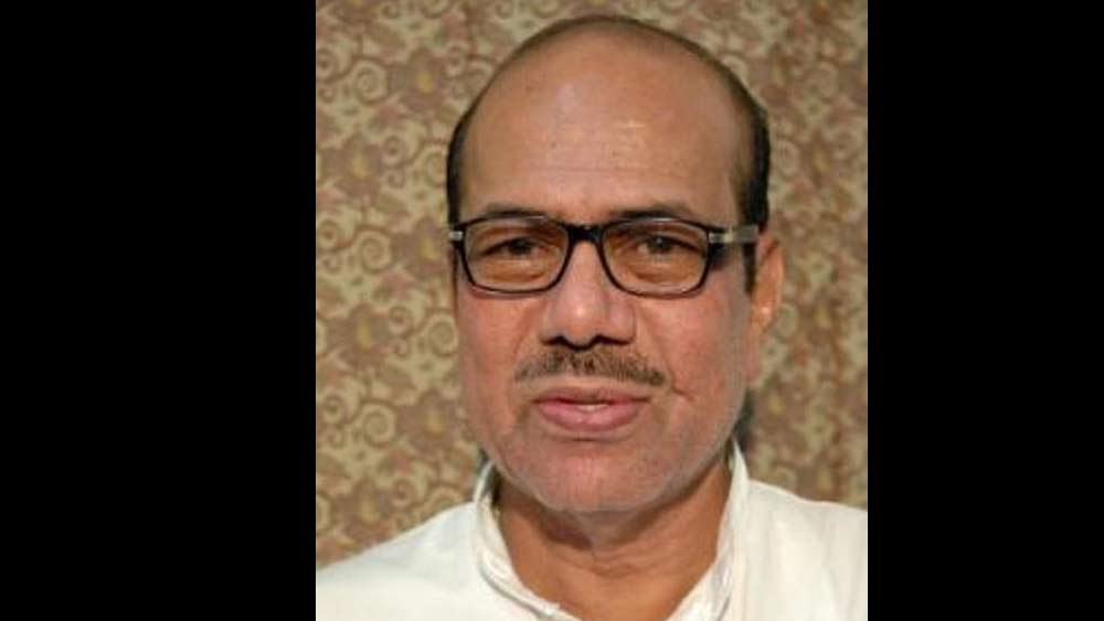 ২০১৬ সালে জাভেদ খান জানান, তাঁর মোট সম্পত্তি ১৭ কোটি ২৯ লাখ ৮১ হাজার ৮৬৯ টাকা। দেনা ৩০ কোটি ১৯ লাখ ৮৫ হাজার ৮৬০ টাকা। 