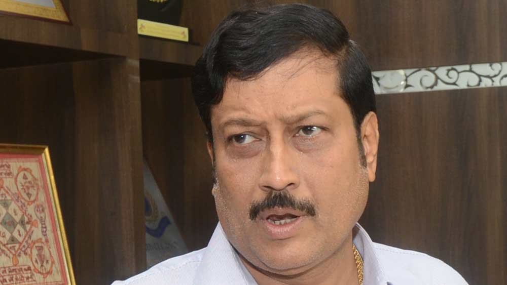 ২০১৬ সালে তৃণমূল প্রার্থী হয়ে সব্যসাচী হলফনামায় বলেন, তাঁর মোট সম্পত্তি ২ কোটি ৩৫ লাখ ৭৯ হাজার ৩৪ টাকা। মোট দেনা ৭ লাখ ৮৮ হাজার ৪৮৫ টাকা।