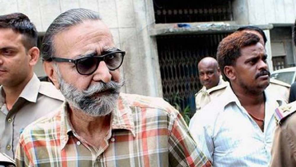 নিঠারি হত্যাকাণ্ড। ভারতের বুকে ঘটে যাওয়া ভয়ঙ্কর হত্যাকাণ্ডগুলির মধ্যে অন্যতম। এই কাণ্ডে শারীরিক নির্যাতন, খুন, নরমাংস ভক্ষণ এবং শবদেহের সঙ্গে সঙ্গমের চেষ্টার মতো একাধিক জঘন্য অপরাধ জড়িত ছিল। অপরাধের নৃশংসতা এবং বিরল প্রকৃতির কারণে মামলাটি বহু দিন ছিল সংবাদমাধ্যমের শিরোনামে।