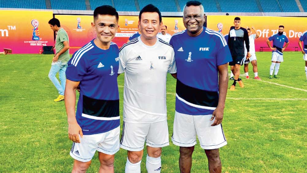 ত্রয়ী: সম্প্রতি দিল্লিতে বিজয়ন ও সুনীলের সঙ্গে ভাইচুং। 