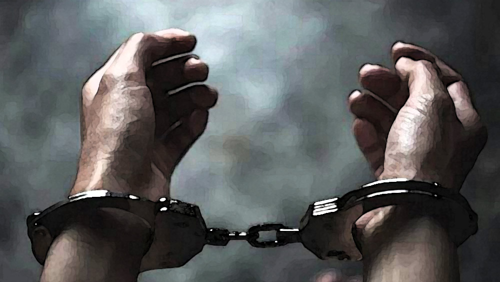 মৃত্যুর আগে, আক্কুকে প্রায় ১৪ বার গ্রেফতার করা হয়। কিন্তু প্রতি বারই উপযুক্ত প্রমাণের অভাবে সে ছাড়া পেয়ে যায়।