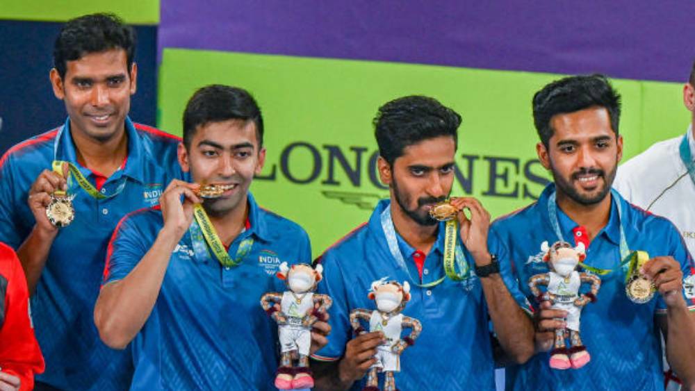 (বাঁ দিক থেকে) শরথ কমল, হরমিত দেশাই, জি সাথিয়ান, সানিল শেট্টি