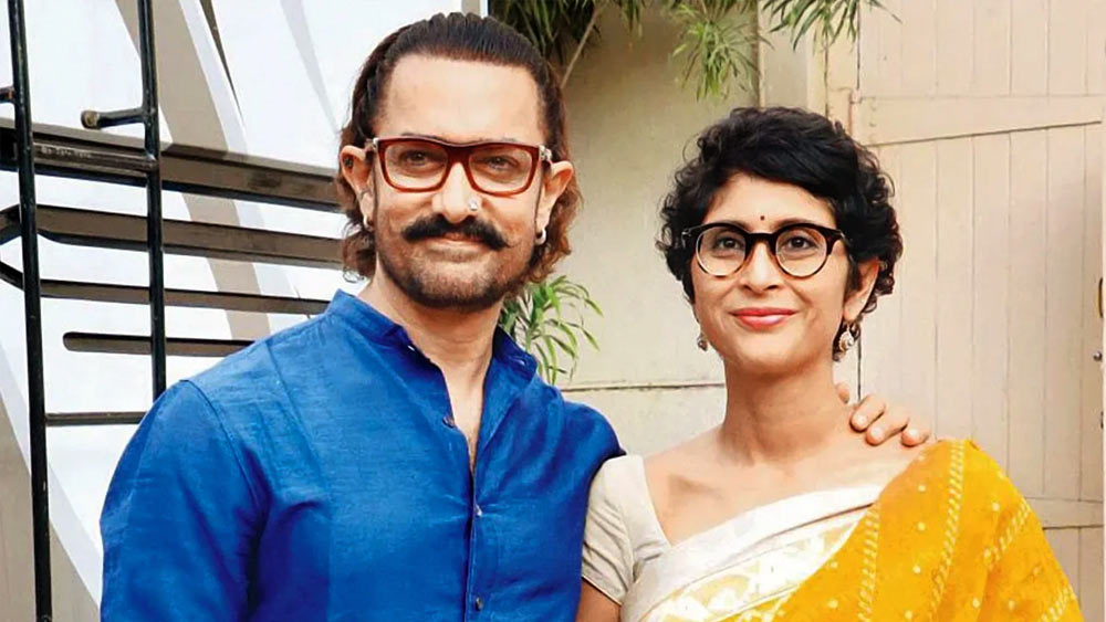 আমির খান ও তাঁর প্রাক্তন-স্ত্রী কিরণ রাও এই সিনেমাটির যৌথ প্রযোজনা করেছেন। বিবাহ-বিচ্ছেদের পর এই প্রথম আমিরের সঙ্গে কাজ করছেন কিরণ। আমির নিজেও চার বছর পর বড়পর্দায় অভিনয় করছেন।