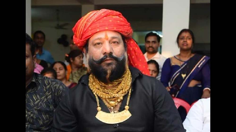 প্রেম সিংহ পেশায় ঠিকাদার। তাঁর দাবি, ঠিকাদারি থেকে উপার্জিত টাকার বেশির ভাগটাই সোনা কেনার কাজে ব্যয় করেন প্রেম।