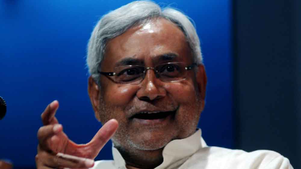 খুব পুরনো কথা নয়। ২০১৪ সালেই পর পর কয়েকটি ঘটনা ঘটে, যা নীতীশের ‘পার্টনার বদল নীতি’-র উদাহরণ দেয়। 