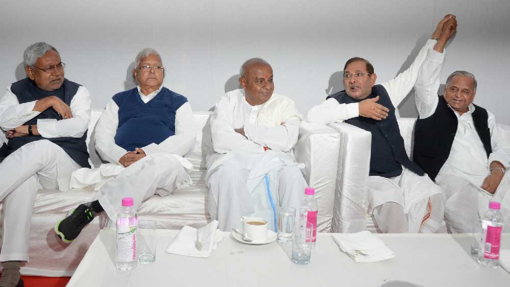 লালুকে সঙ্গী করে ২০১৫ সালের  বিহার বিধানসভা নির্বাচনে লড়াই করেন  নীতীশ। সরকার গঠন করে লালু-নীতীশ এবং রামবিলাস পাসোয়ানের দলের মিলে। নতুন জোটে নতুন সরকারে ফের নীতীশ হন বিহারের মুখ্যমন্ত্রী। 