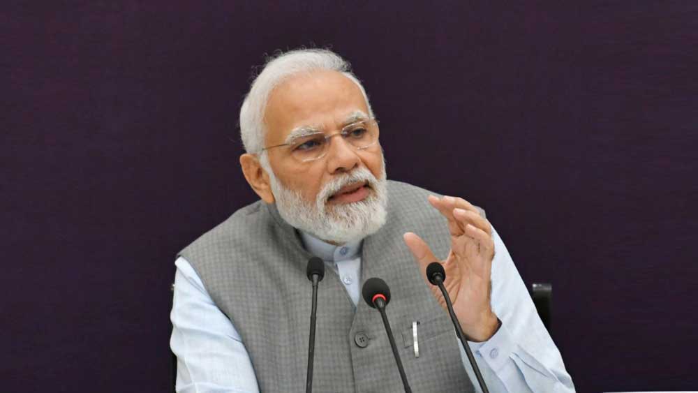 প্রধানমন্ত্রীর কার্যালয় (পিএমও)-এর ওয়েবসাইটে দেওয়া তথ্য অনুযায়ী, ২০২২-এর ৩১ মার্চ অবধি তাঁর মোট সম্পত্তির পরিমাণ ২ কোটি ২৩ লক্ষ ৮২ হাজার ৫০৪ টাকা।