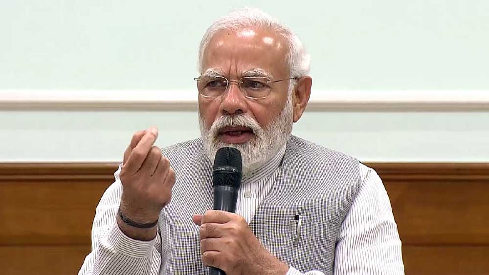 ২০২২ সালের ৩১ মার্চ অবধি করা হিসাব অনুযায়ী, প্রধানমন্ত্রীর কাছে থাকা মোট নগদের পরিমাণ, ৩৫ হাজার ২৫০ টাকা। এই অঙ্ক গত বছরের তুলনায় কমেছে। গত বছরের ৩১ মার্চে প্রধানমন্ত্রীর কাছে নগদ টাকা ছিল মোট ৩৬ হাজার ৯০০ টাকা। 