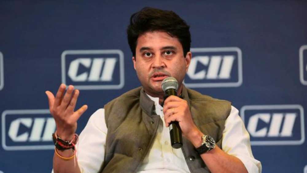 এ ছাড়াও সম্পত্তির হিসাব দিয়েছেন, ধর্মেন্দ্র প্রধান, জ্যোতিরাদিত্য সিন্ধিয়া, আর কে সিংহ, হরদীপ সিংহ পুরি, পরশোত্তম রুপালা এবং জি কিশান রেড্ডিও। সম্পত্তির হিসাব দিয়েছেন প্রাক্তন কেন্দ্রীয় মন্ত্রী মুখতার আব্বাস নকভিও।