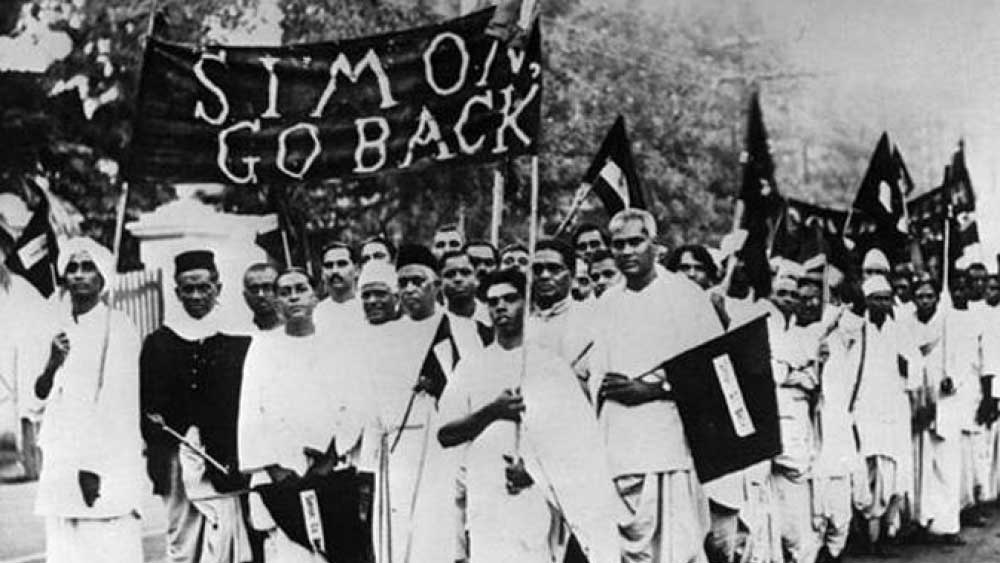 ৯ অগস্ট ‘ভারত ছাড়ো’ আন্দোলনের ৮০তম বার্ষিকী উদ্‌যাপনে দেশ জুড়ে নানা অনুষ্ঠান হয়েছে। অনেকেই নেটমাধ্যমে তা নিয়ে ছবি পোস্ট করেছেন। মন্তব্যের বন্যাও বইয়ে দিয়েছেন। সে দিনটি স্মরণ করে সতীশও একটি ছবি টুইট করেছিলেন। 