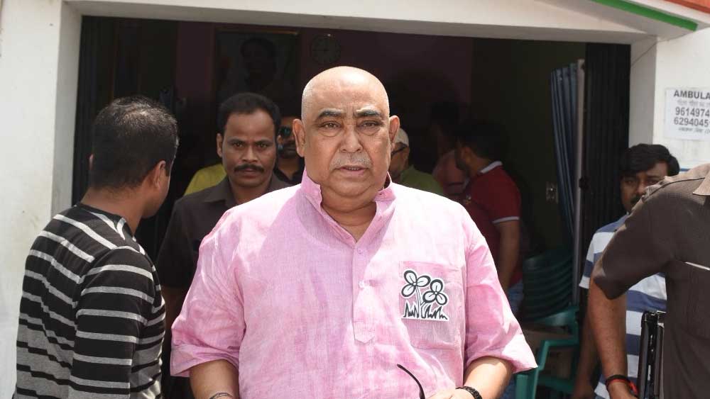 ৮ অগস্ট অনুব্রতকে সপ্তম বার ডেকে পাঠানো হয় গরুপাচার মামলায়। এ বারও নিজাম প্যালেসেই। কিন্তু অনুব্রত আগেই ই-মেলে জানিয়ে দেন শারীরিক কারণ তিনি সোমবার হাজিরা দাতে পারছেন না। সিবিআই যেন অন্য একটি দিনে অনুব্রতকে জিজ্ঞাসাবাদের জন্য ডাকে। সিবিআই অবশ্য সেই অনুরোধে সাড়া দেয়নি।