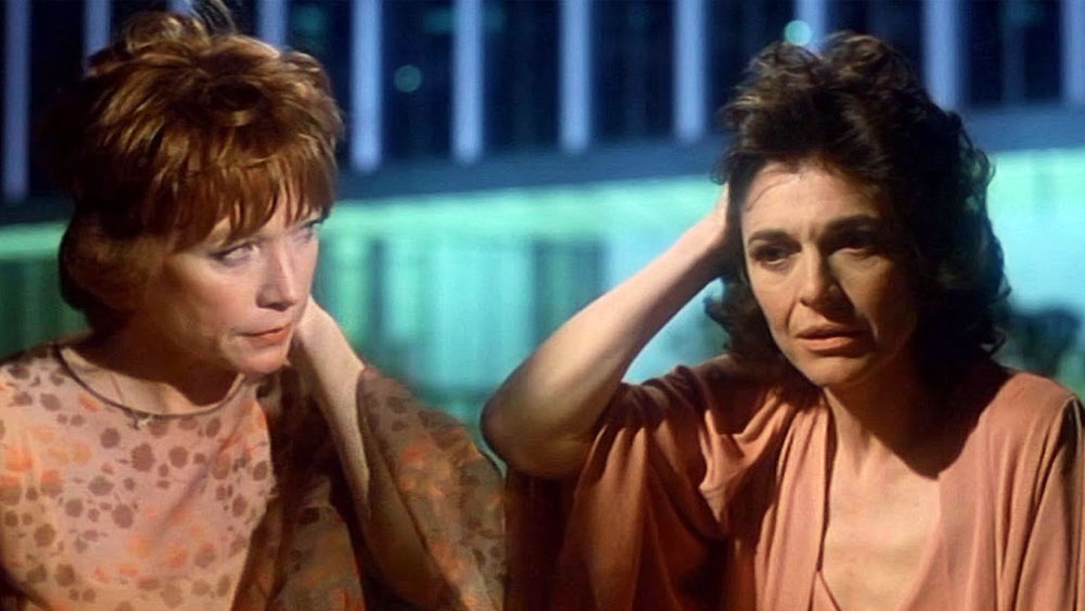 ১৯৭৭ সালে ড্রামা ঘরানার ‘দ্য টার্নিং পয়েন্ট’ ছবিটি মোট ১১টি বিভাগের জন্য অস্কারে মনোনীত হয়। হার্বাট রস পরিচালিত এই ছবিটি একটি বিভাগেও পুরস্কার পায়নি। ওই একই বছরে মুক্তি পাওয়া কমেডি, ড্রামা ও রোম্যান্সের সংমিশ্রণে বানানো ‘অ্যানি হল’ ছবিটি অধিকাংশ বিভাগে অস্কার জেতে।