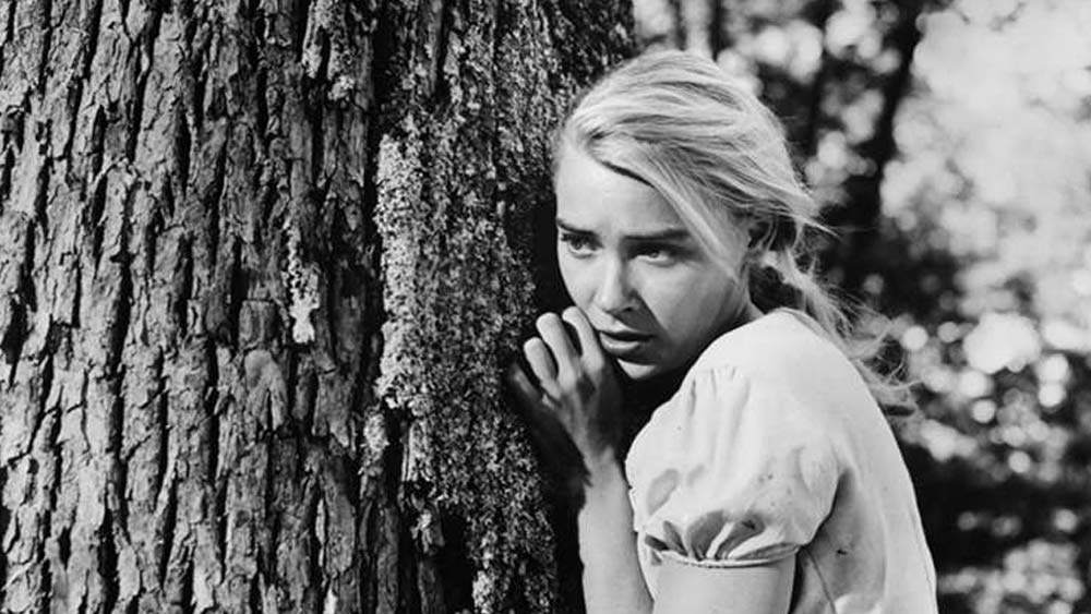 ১৯৫৭ সালে ন’টি বিভাগে মনোনীত হওয়ার পর শেষ পর্যন্ত খালি হাতে অস্কারের মঞ্চ থেকে ফিরে আসে ‘পেটন প্লেস’ ছবিটি। রোম্যান্টিকতা ও নাটকীয়তায় পরিপূর্ণ এই ছবিটি পরিচালনা করেন মার্ক রবসন। 