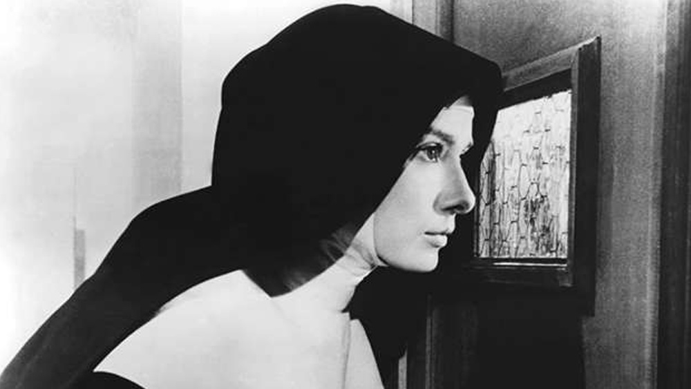 সম্প্রতি ‘কনজুরিং’ ফিল্ম সিরিজের ‘দ্য নান’ হরর ঘরানার ছবিগুলির মধ্যে অন্যতম। কিন্তু ‘দ্য নান স্টোরি’ ছবিটি দেখেছেন কি? ১৯৫৯ সালে এই ছবিটি ফ্রেড জিনেম্যানের পরিচালনায় মুক্তি পায়। আটটি বিভাগের জন্য মনোনীত হলেও অস্কারের মঞ্চ থেকে খালি হাতে ফিরে আসে ‘দ্য নান স্টোরি’। ওই বছর ১২টি বিভাগের মধ্যে ১১টি বিভাগে অস্কার জিতেছে ‘বেন-হুর’ ছবিটি। 