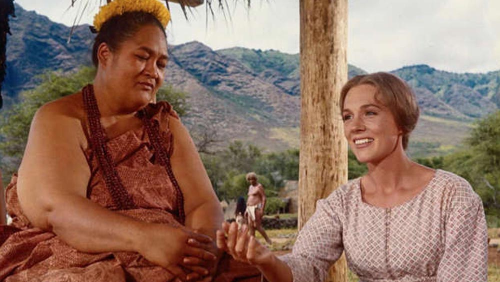 ১৯৬৬ সালে মুক্তিপ্রাপ্ত ‘হাওয়াই’ ছবিটি সাতটি বিভাগের জন্য মনোনীত হয়। কিন্তু অস্কার পাওয়া থেকে বাদ পড়ে এই ছবি।